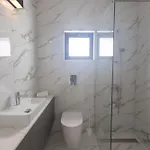 Aqua Pearl فيلة