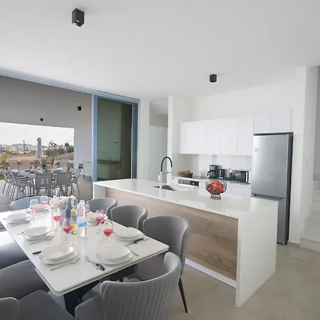 Villa Aqua Pearl *
