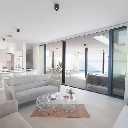Aqua Pearl Villa