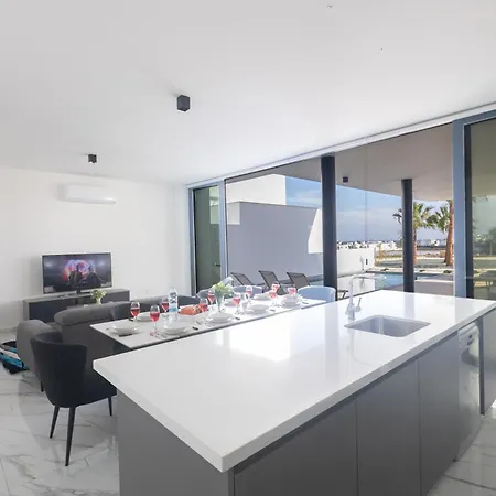 Aqua Pearl * Protaras