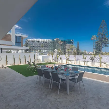 Villa Aqua Pearl *